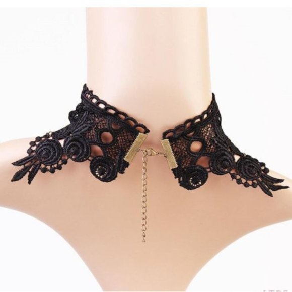 VICTORIAN GOTHIC Style Lace Choker Necklace in Black Adjustable and Brand New - Picture 3 of 3